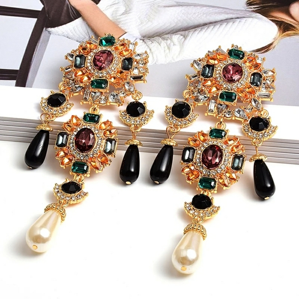 Earrings - Picture 3 of 5